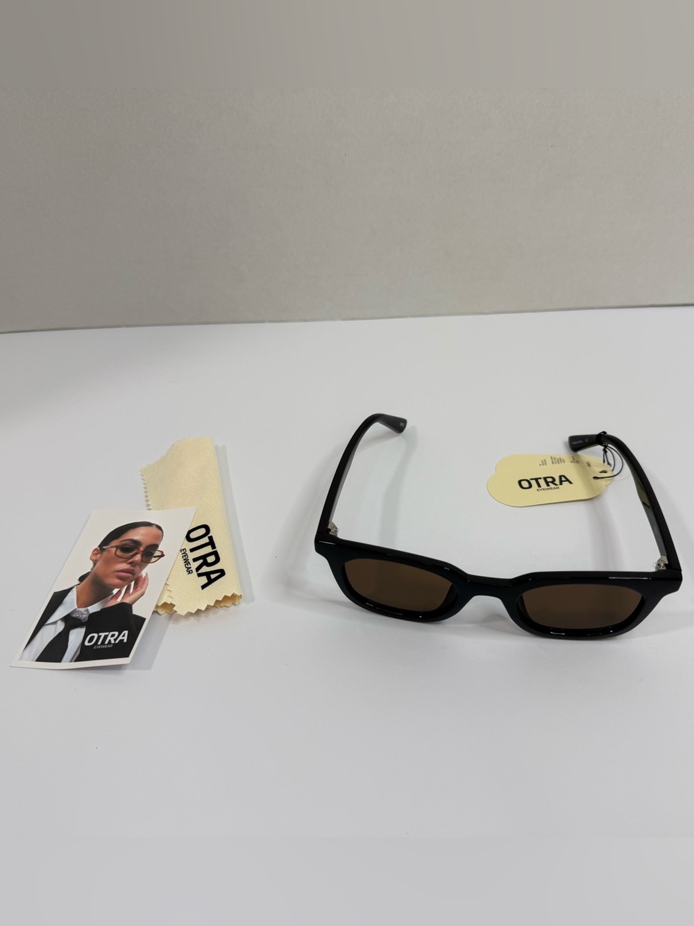NWT OTRA Nia Eyewear Black Retro Rectangle Sunglasses Brown Lens Y2K Inspired